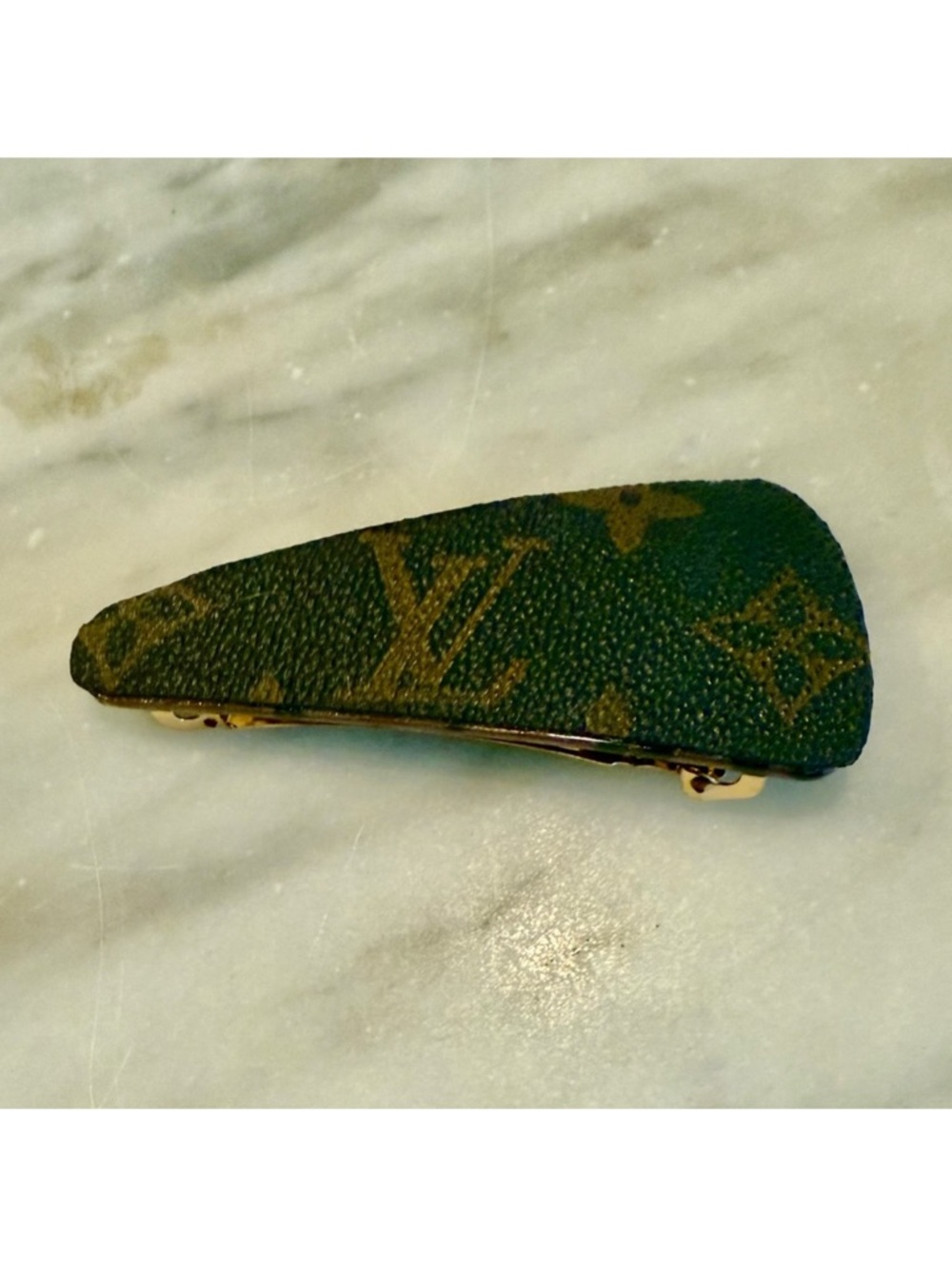 LV Barrette